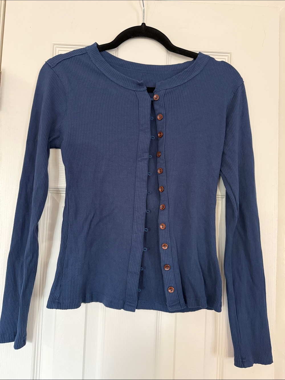 Long-Sleeve Blue Ribbed Button-Down Top